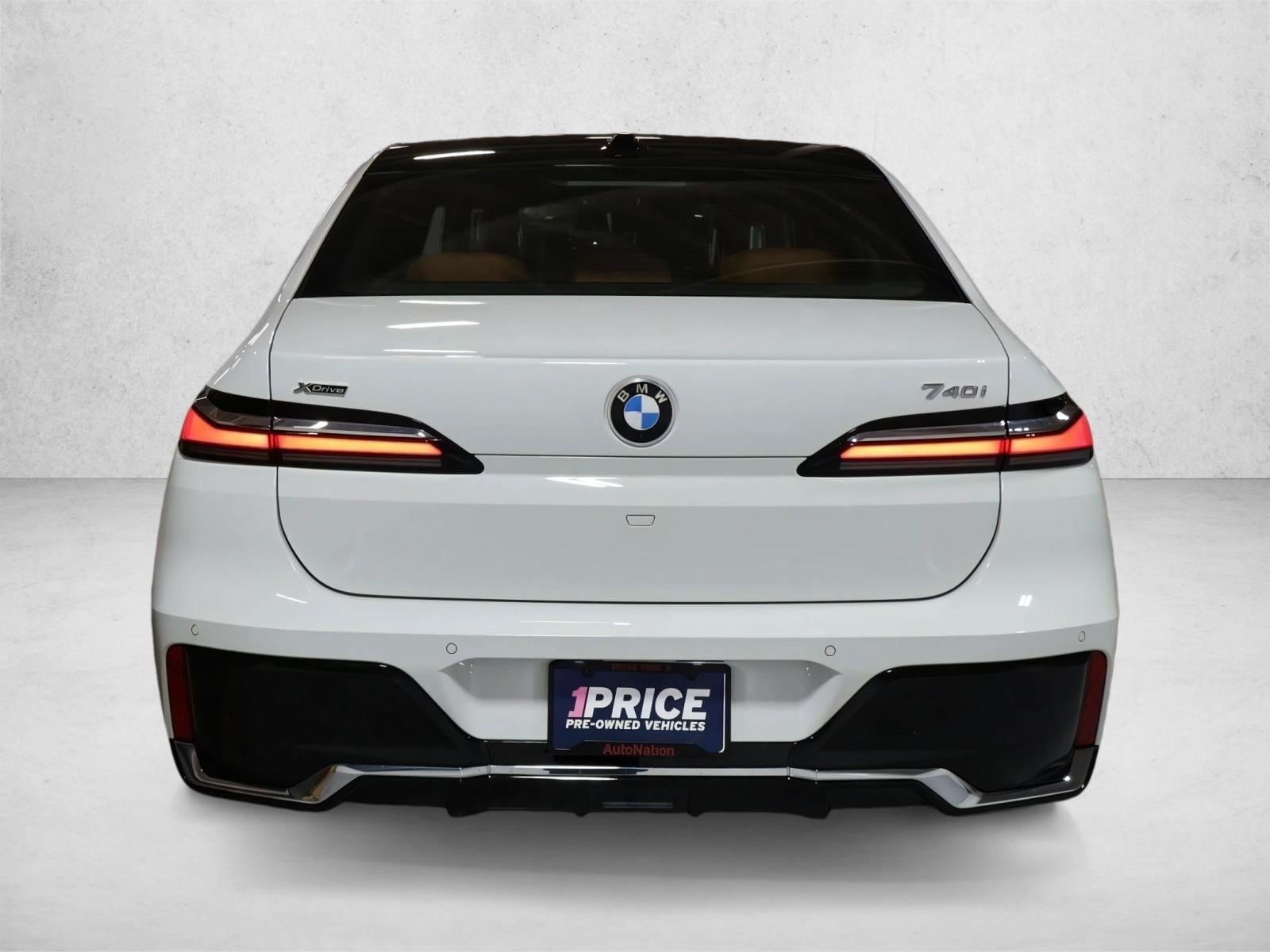2025 BMW 7 Series 740i - Photo 9