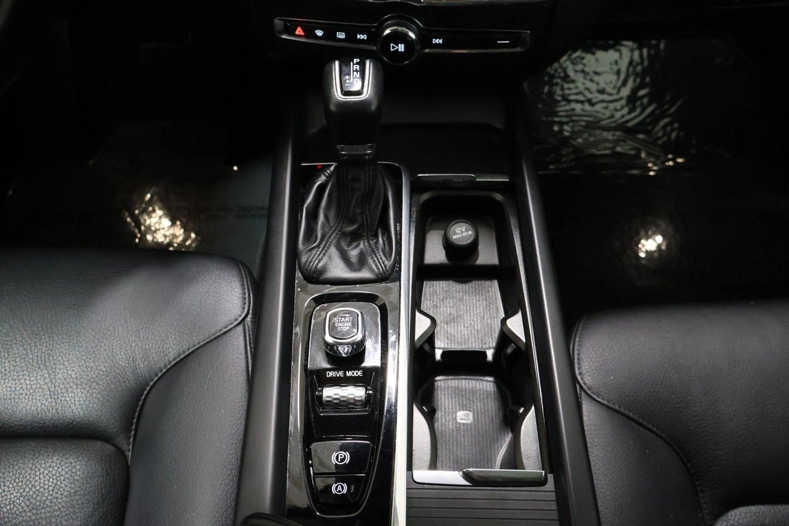 2019 Volvo XC60 Momentum - Photo 17