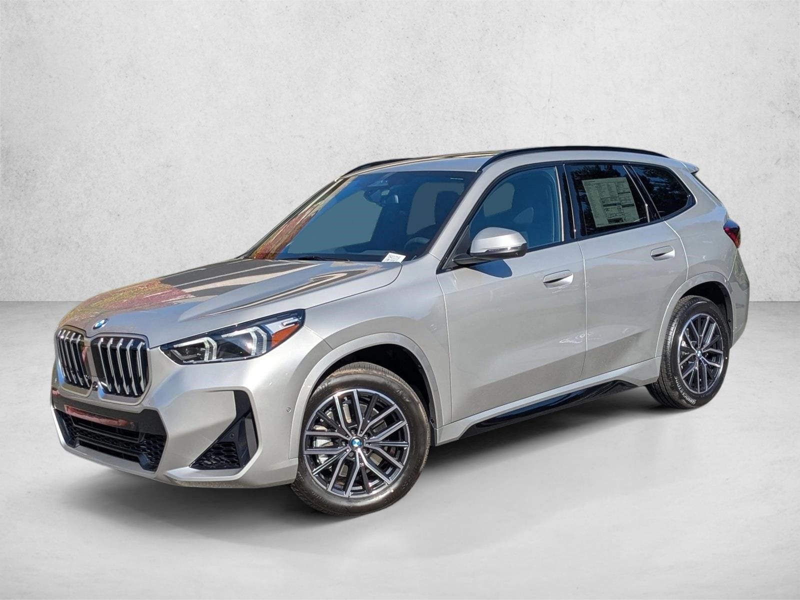 2026 BMW X1 28i's photo