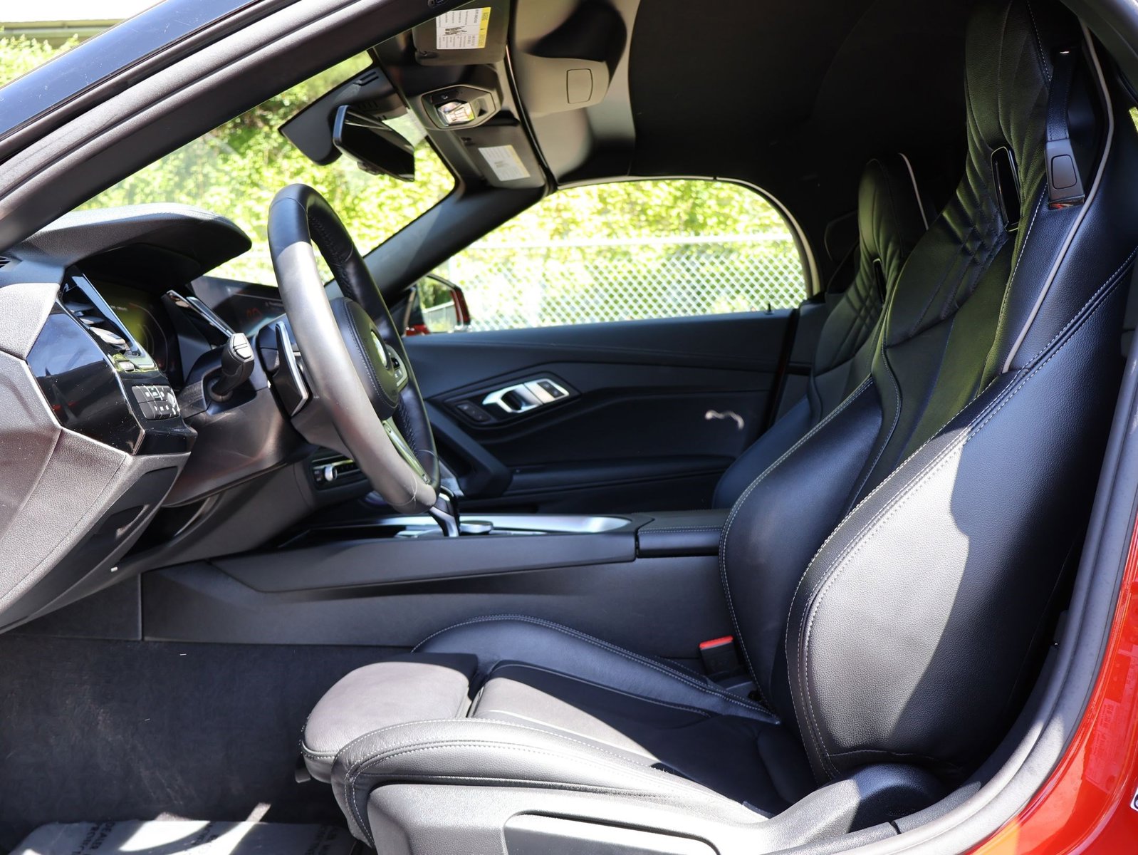 2025 BMW Z4 M40i - Photo 21