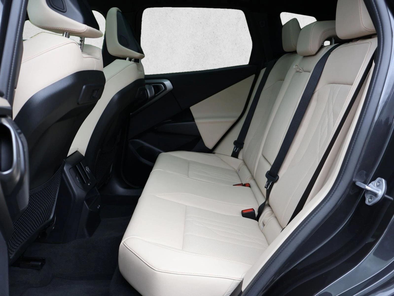 2026 BMW X3 30 - Photo 23