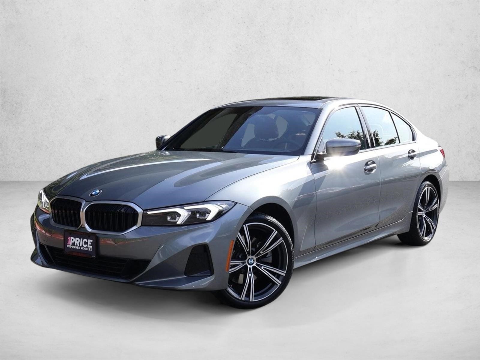 2023 BMW 3 Series 330i xDrive Sedan's photo