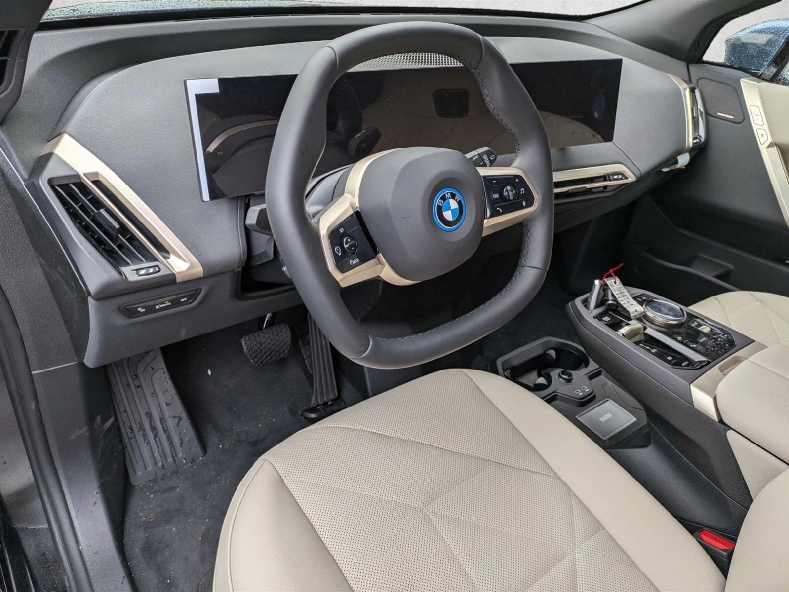 2025 Bmw iX photo 3