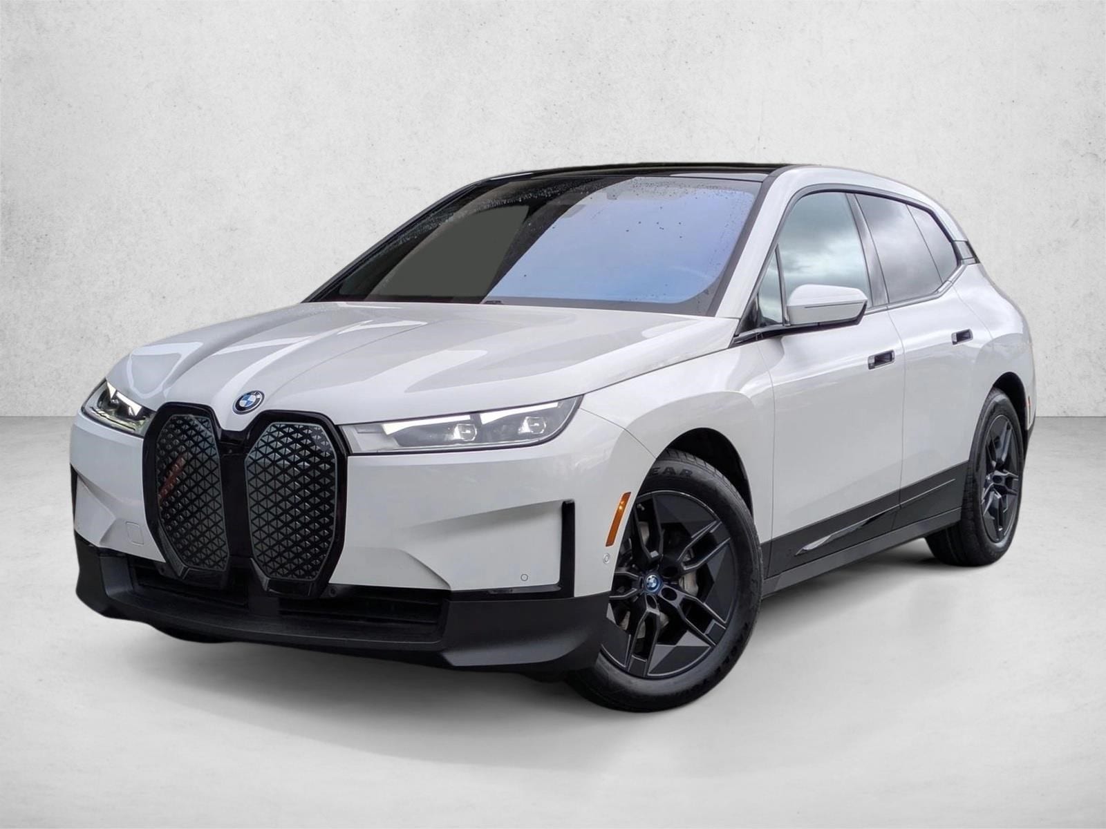 2023 BMW iX Base's photo