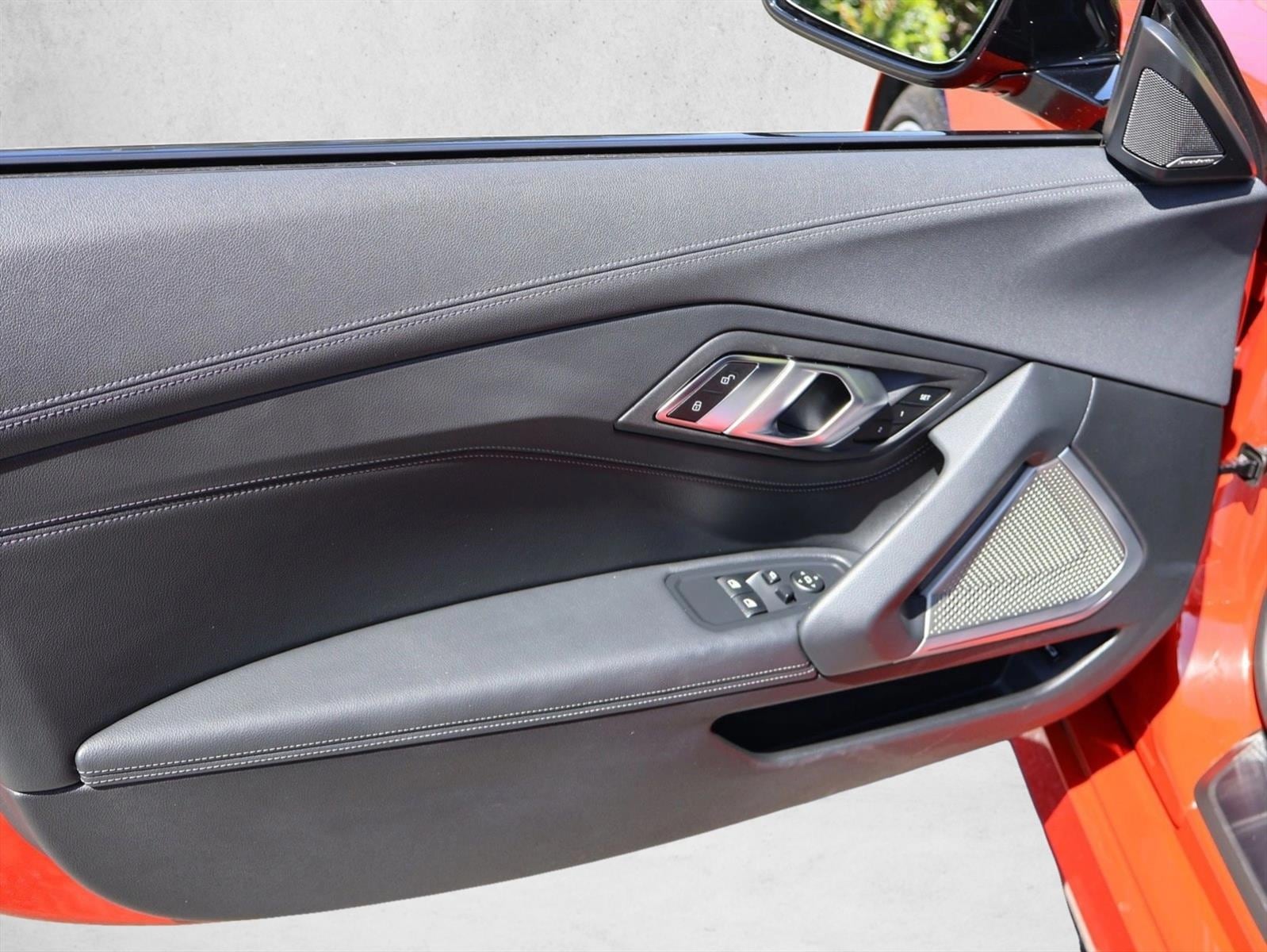 2025 BMW Z4 M40i - Photo 12