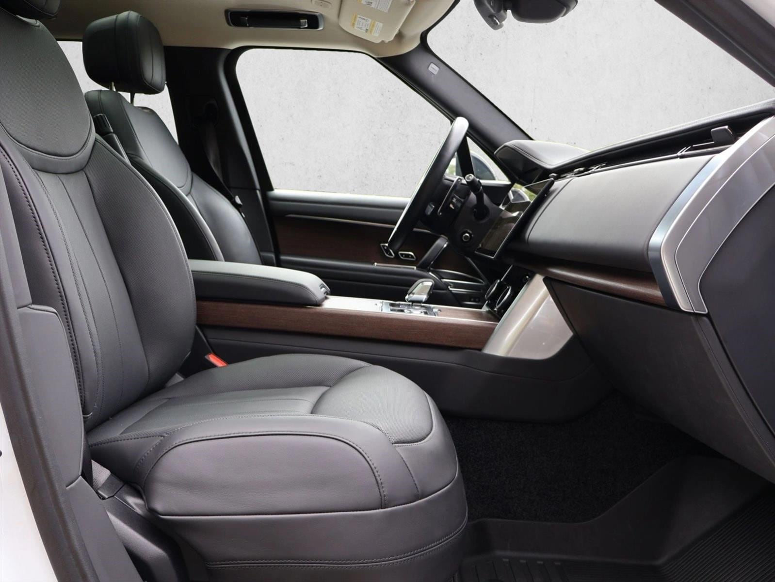 2023 Land Rover Range Rover SE - Photo 27