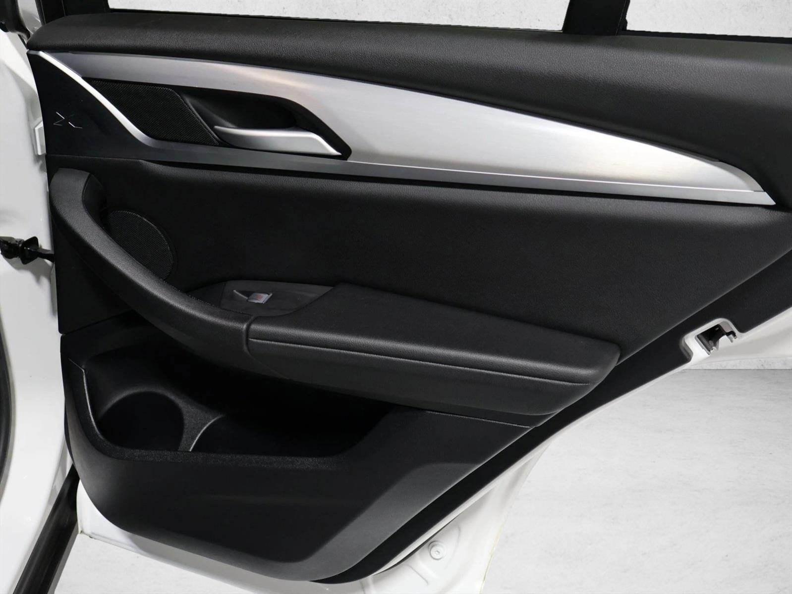 2023 BMW X4 30i - Photo 27