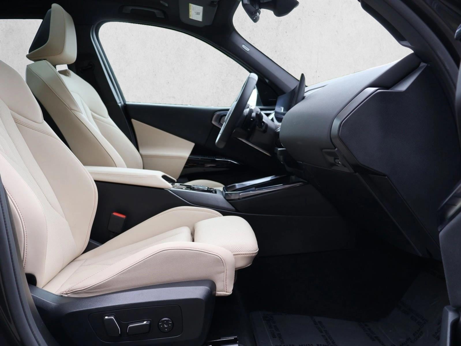 2026 BMW X3 30 - Photo 27