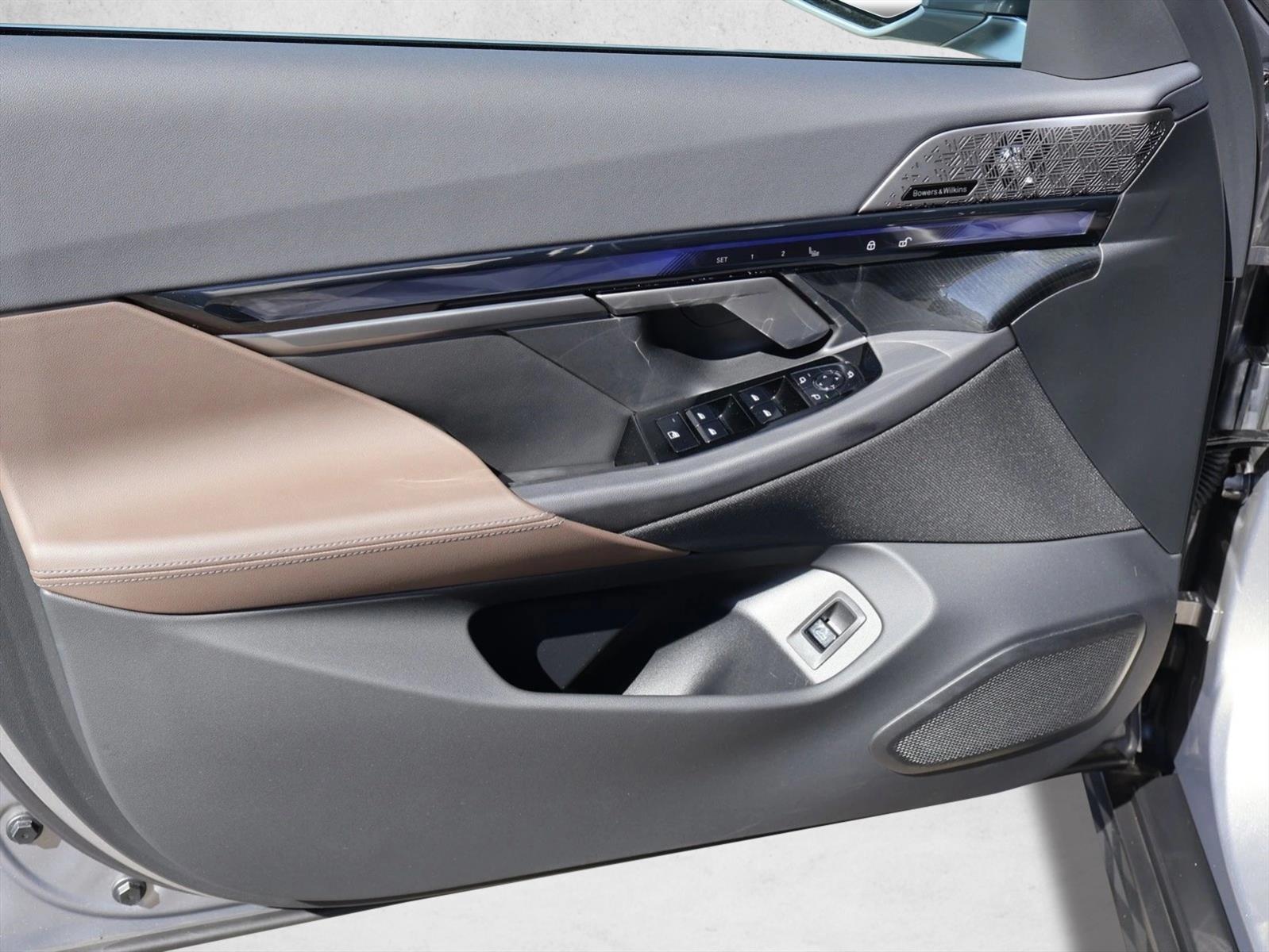2026 BMW i5 40 - Photo 12
