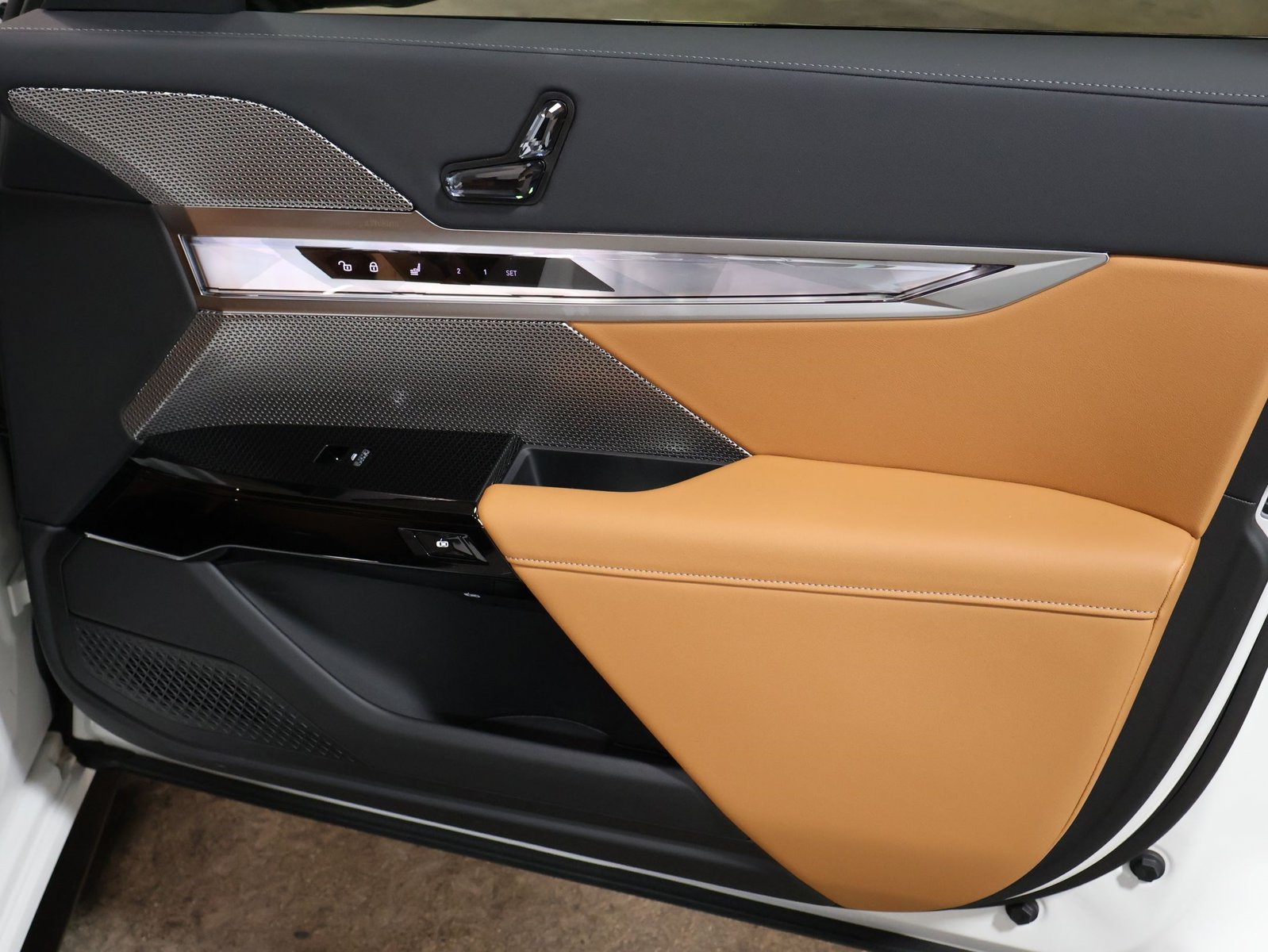 2025 BMW 7 Series 740i - Photo 30