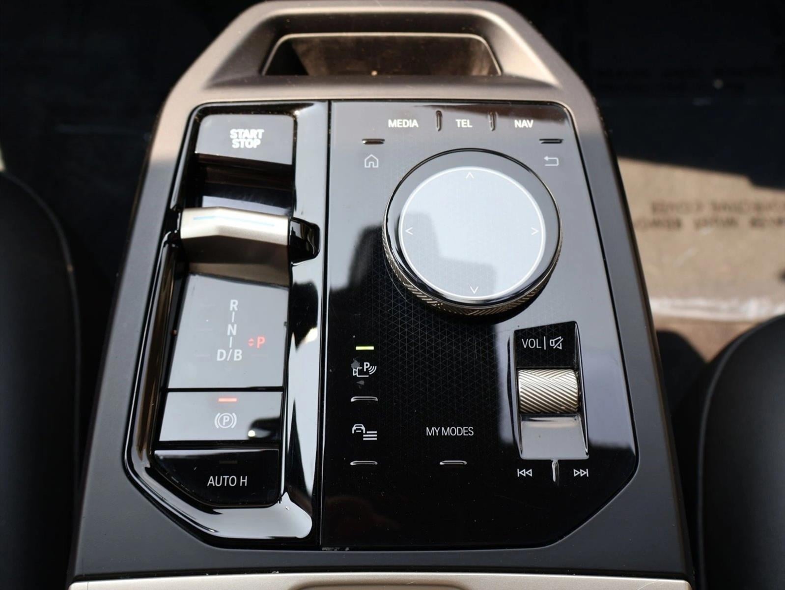 2023 BMW iX Base - Photo 19