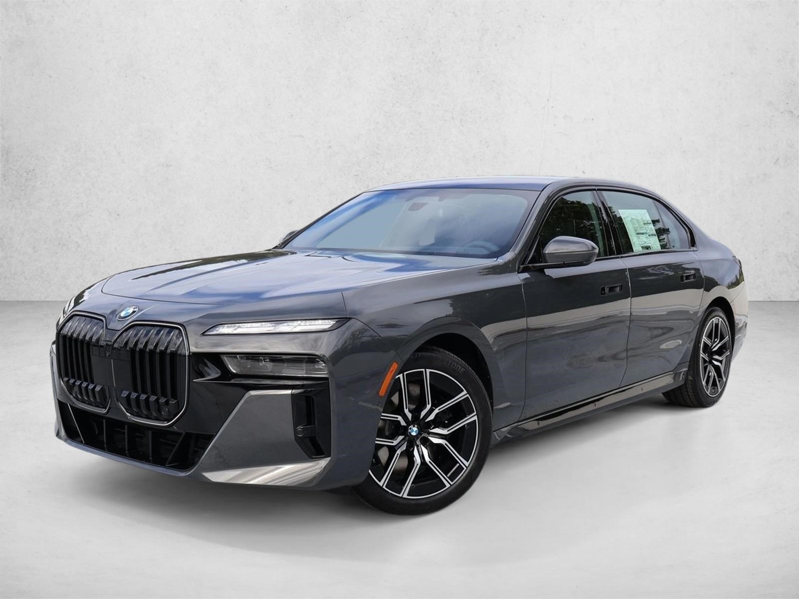  BMW 740i