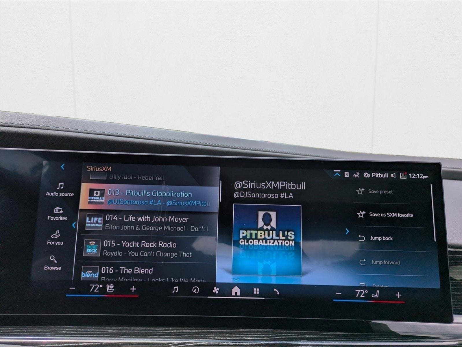 2025 BMW 7 Series 750e - Photo 12