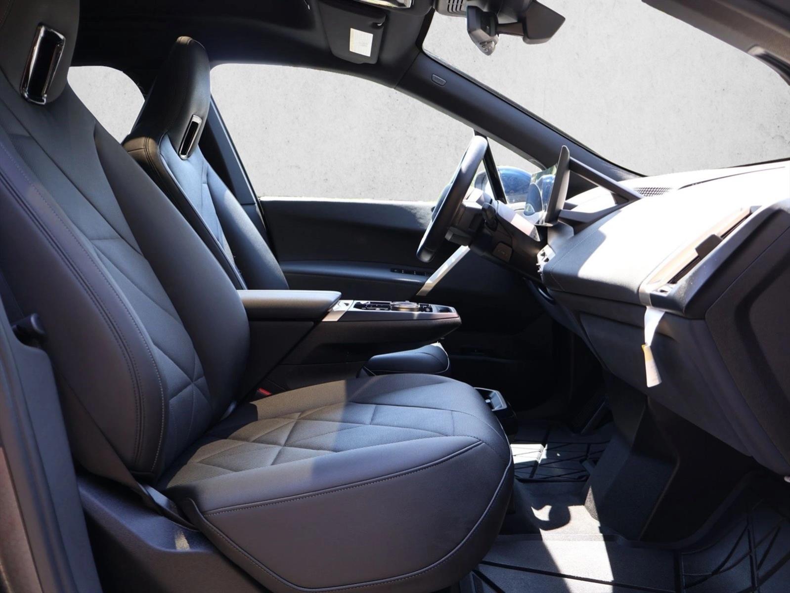 2023 BMW iX Base - Photo 27