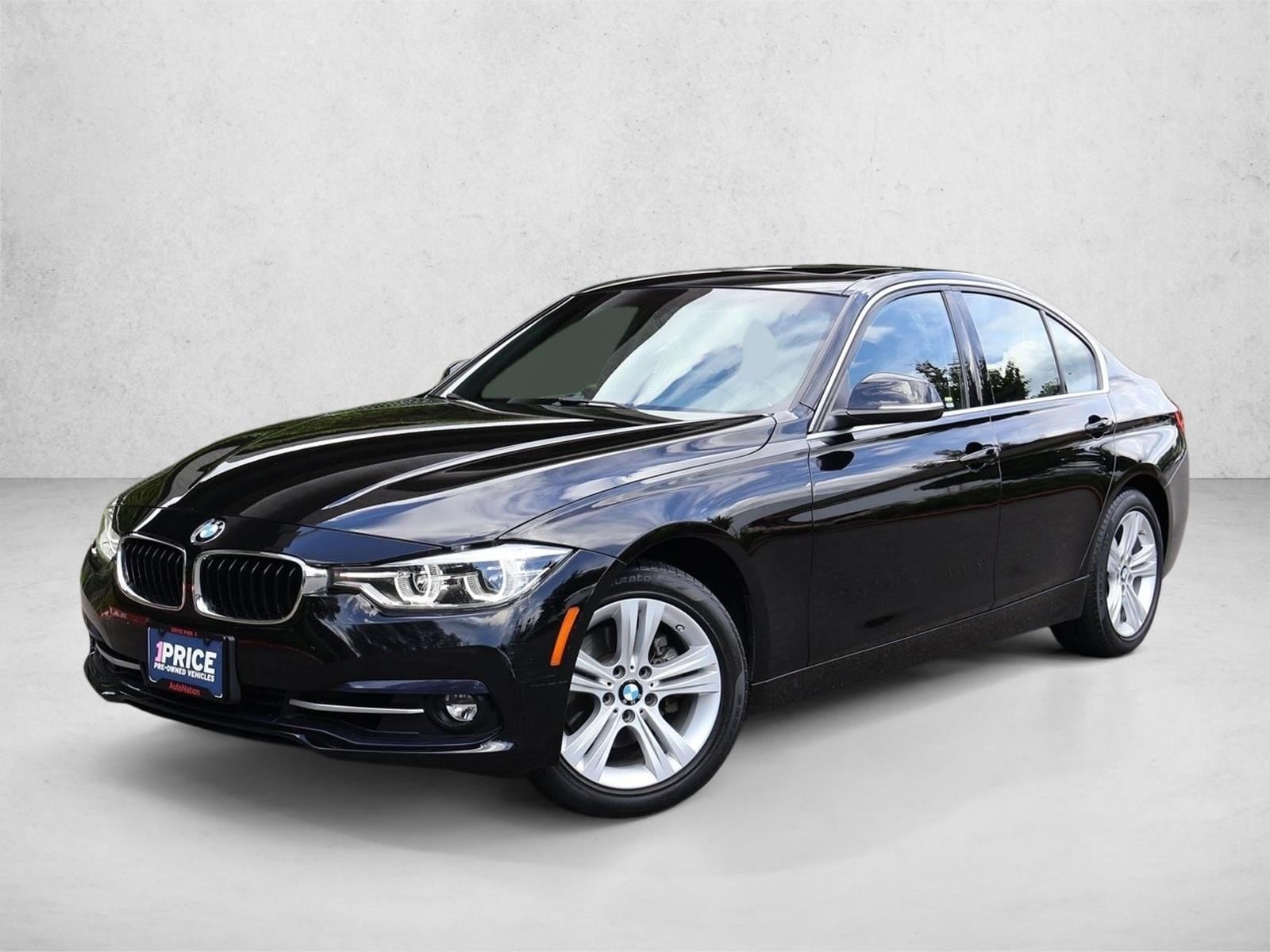 2018 BMW 3 Series 330i xDrive Sedan's photo