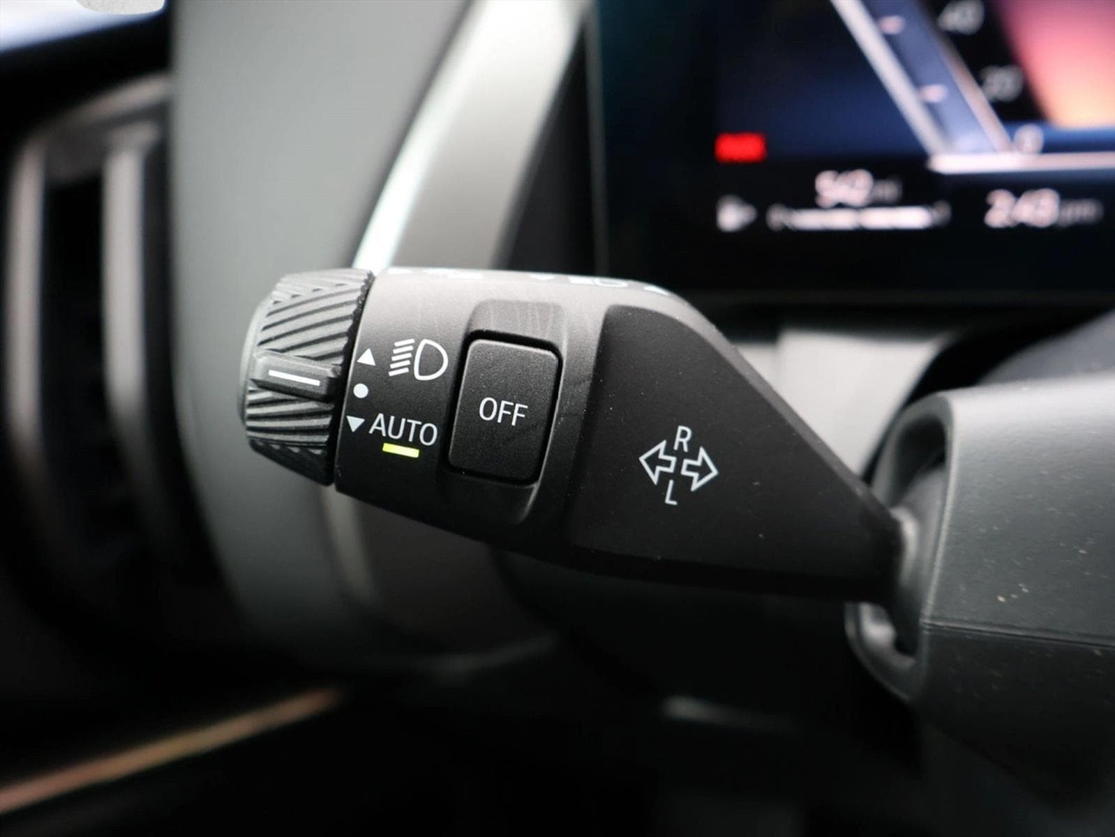 2026 BMW X3 30 - Photo 14