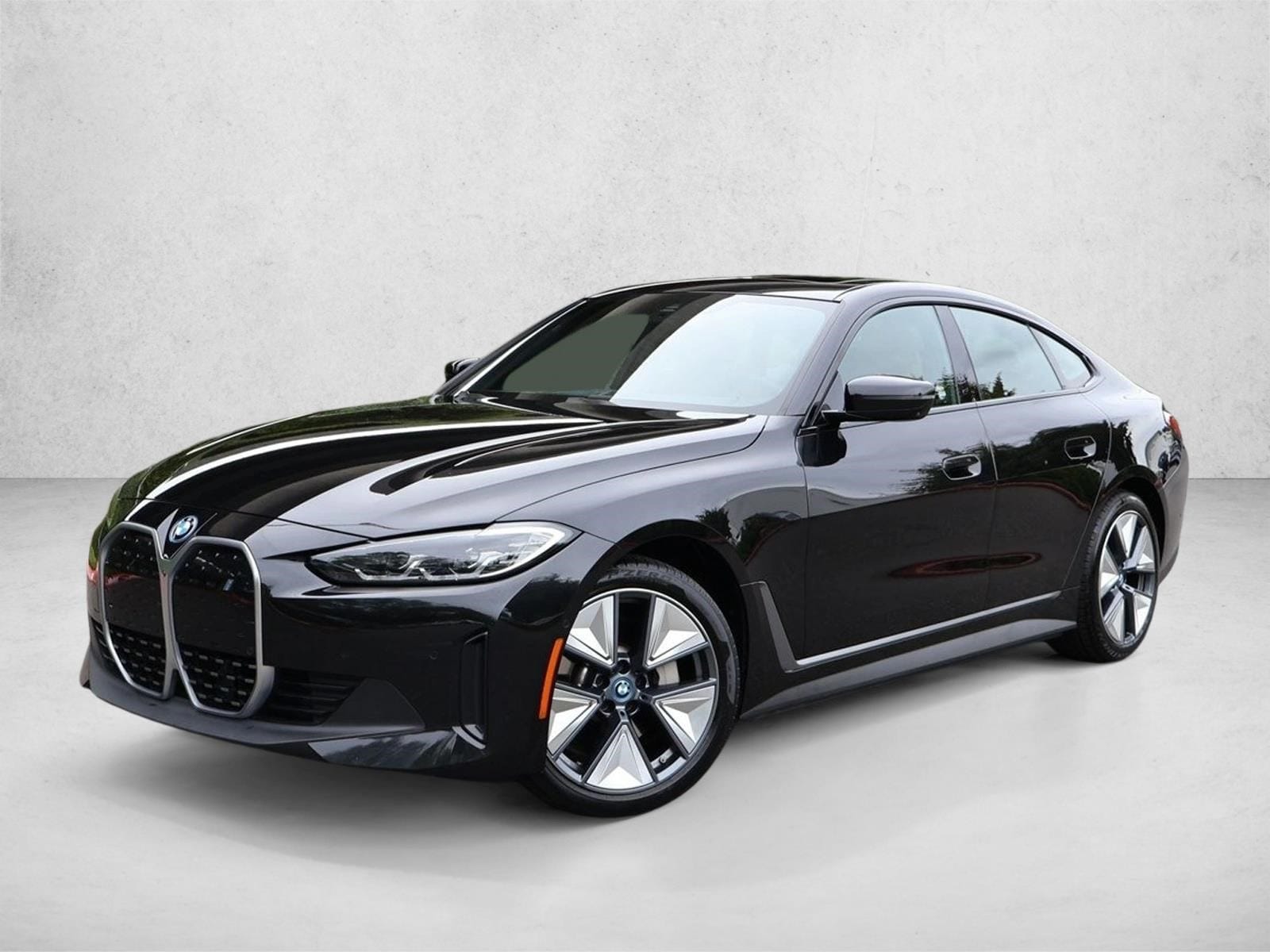 2023 BMW i4 eDrive35's photo
