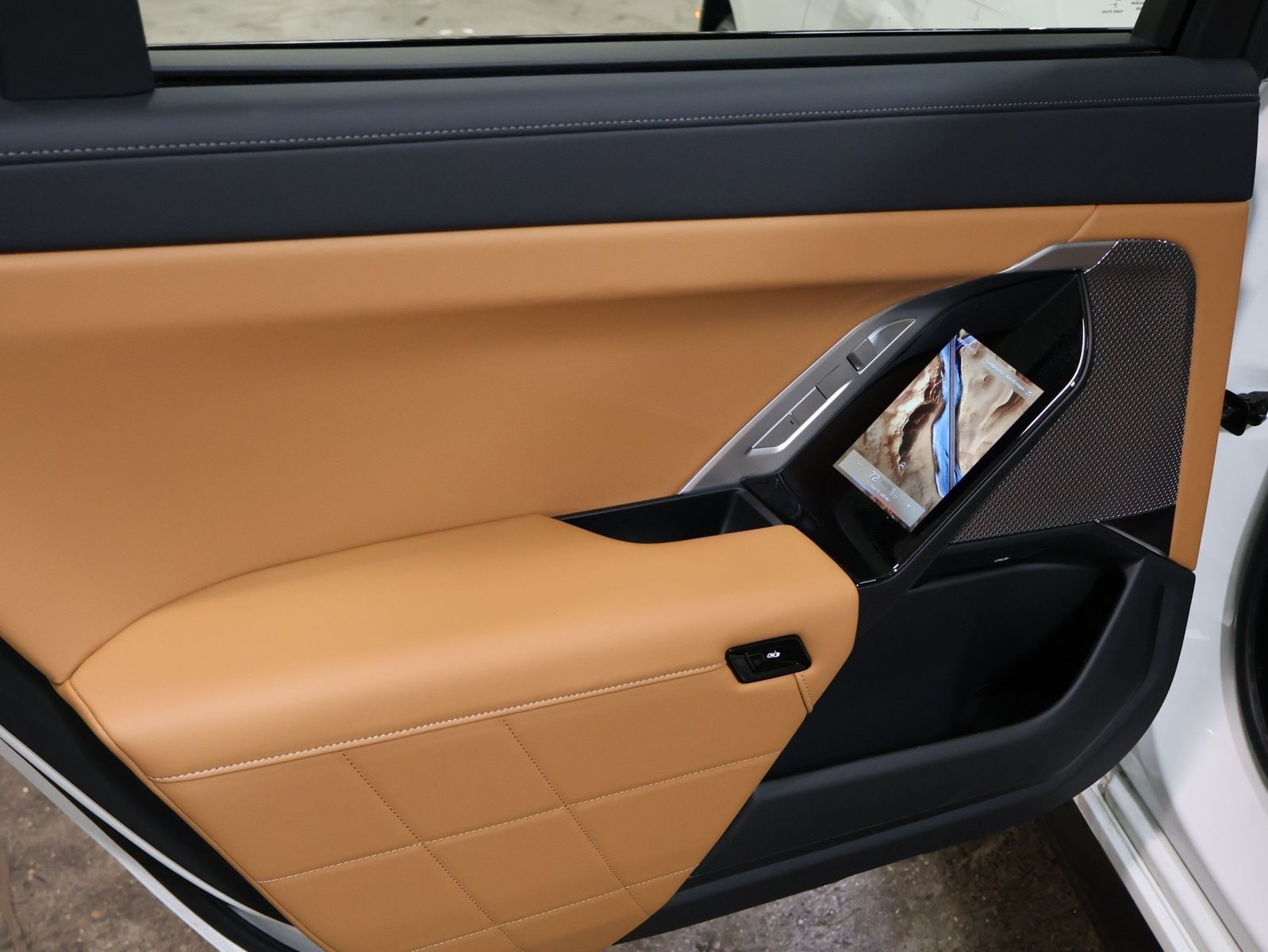2025 BMW 7 Series 740i - Photo 23