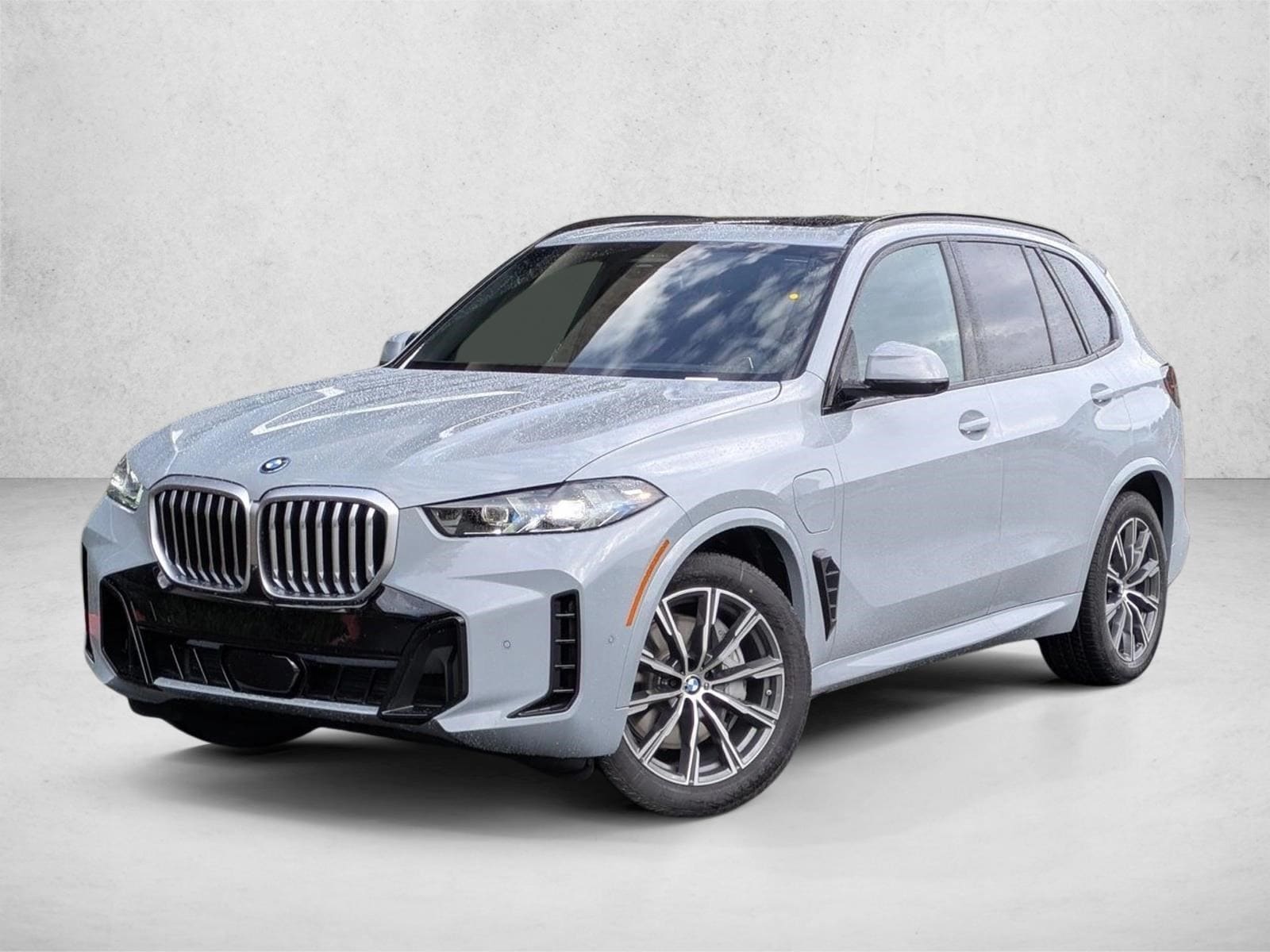 2026 BMW X5 50e's photo