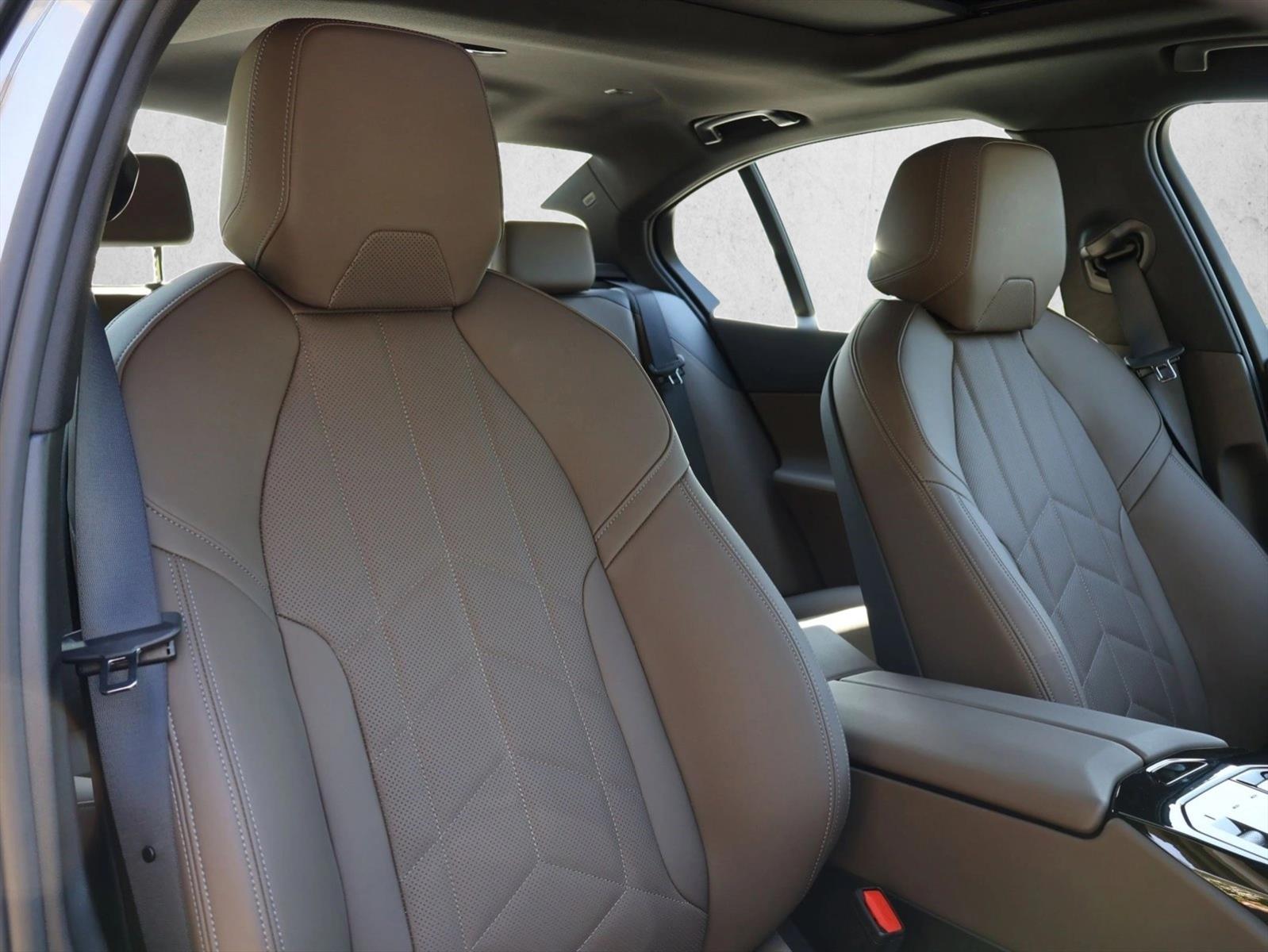 2026 BMW i5 40 - Photo 30