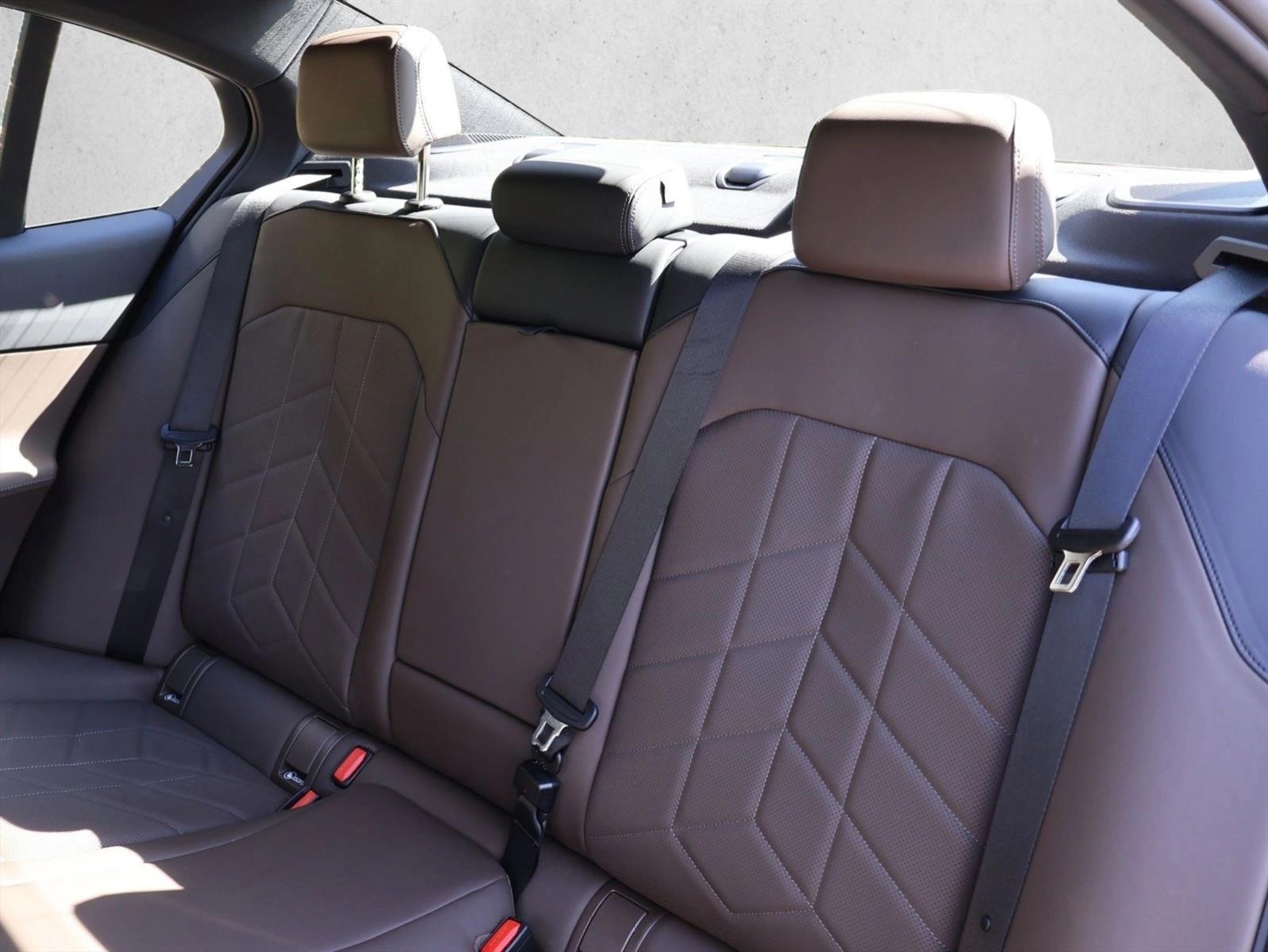 2026 BMW i5 40 - Photo 23