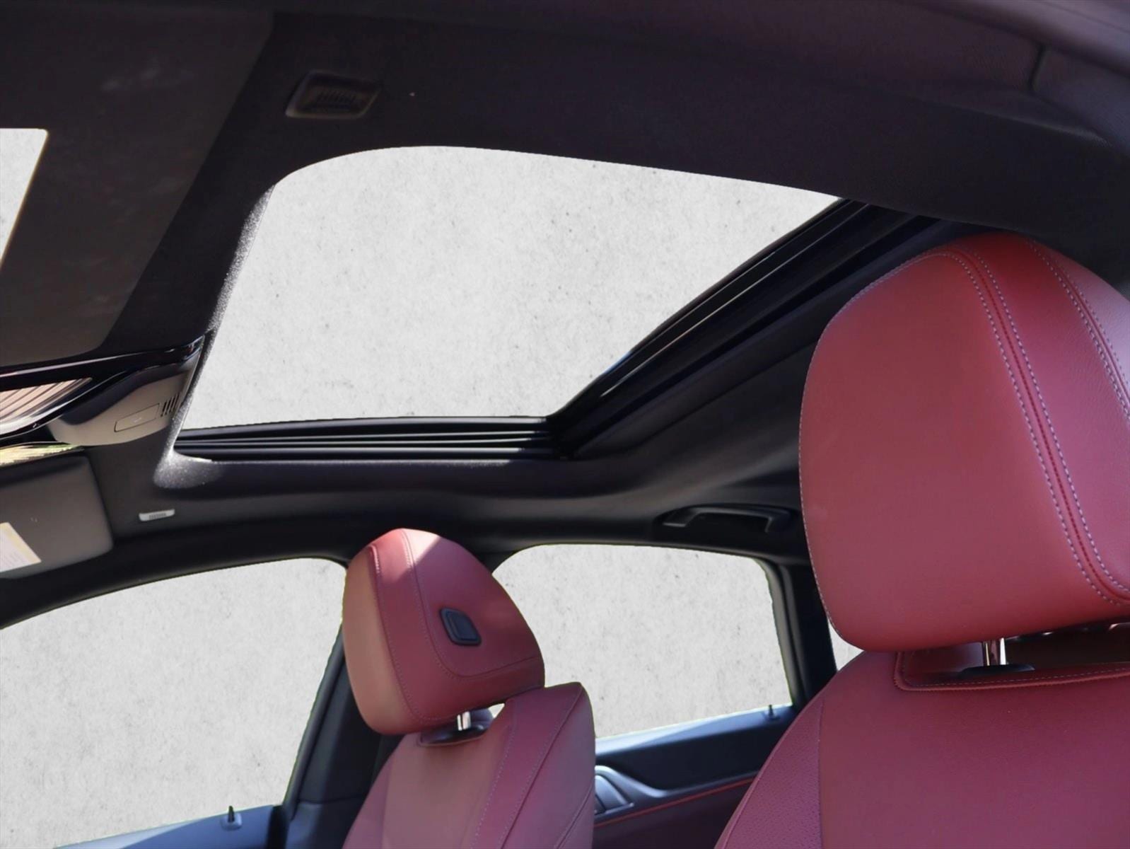 2025 BMW i4 M50 - Photo 21