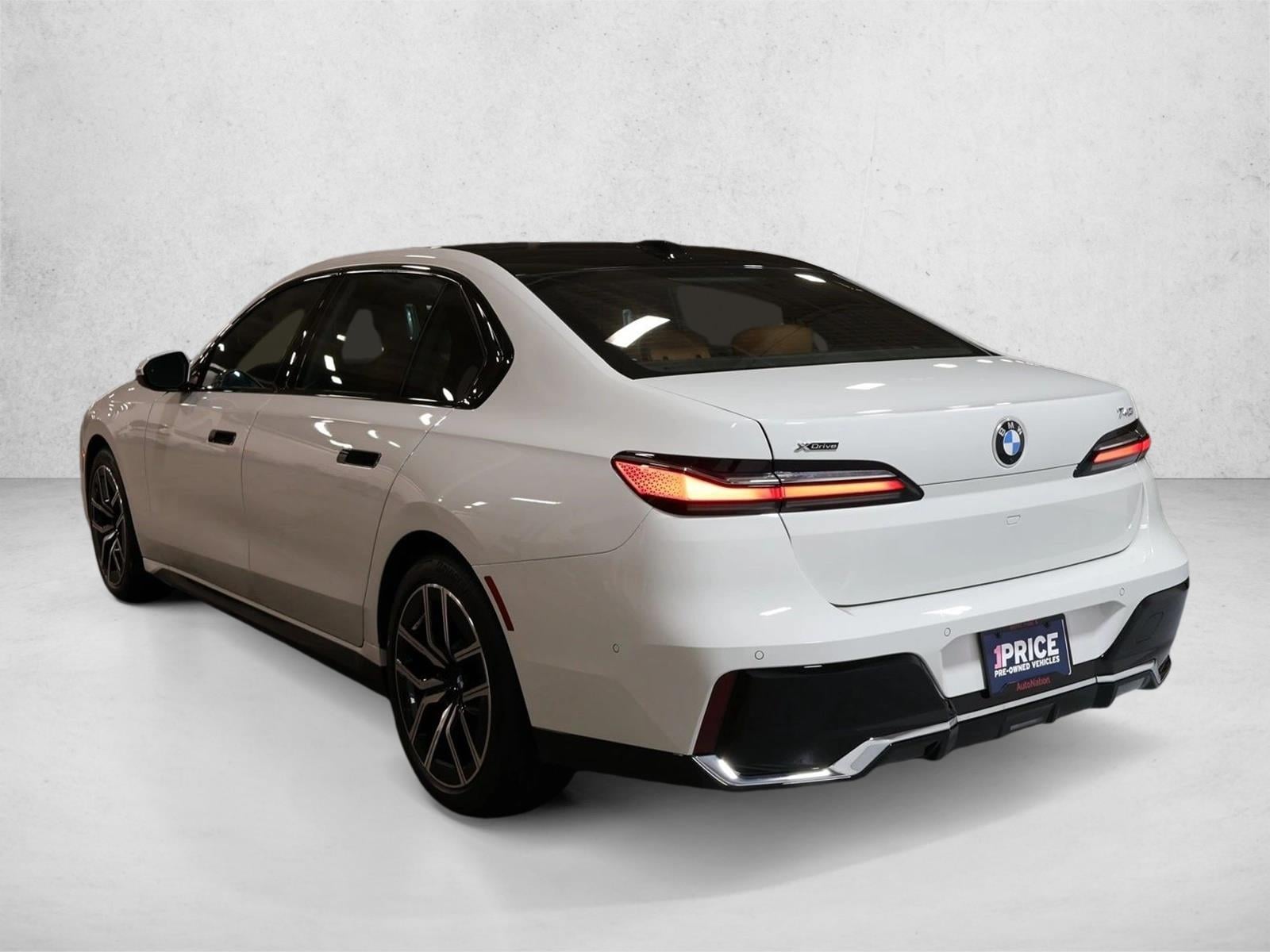 2025 BMW 7 Series 740i - Photo 10