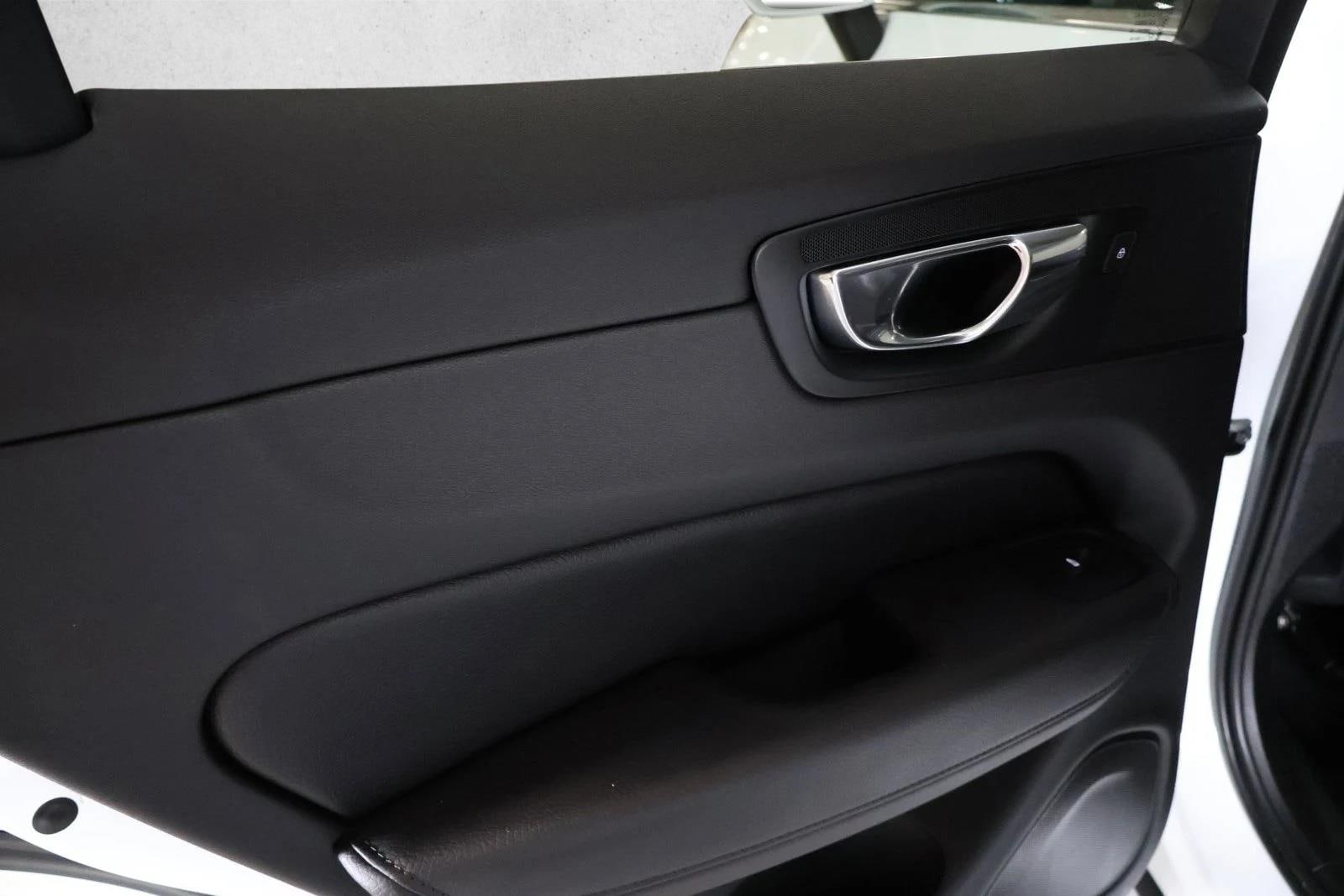 2019 Volvo XC60 Momentum - Photo 20