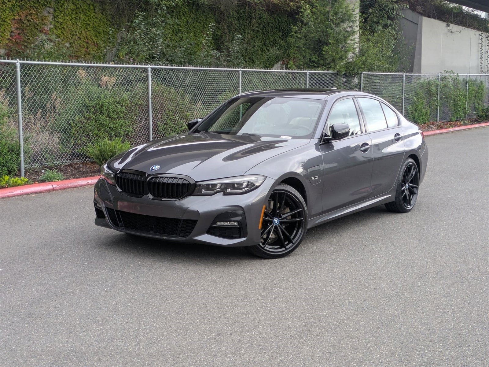 2022 BMW 330e
