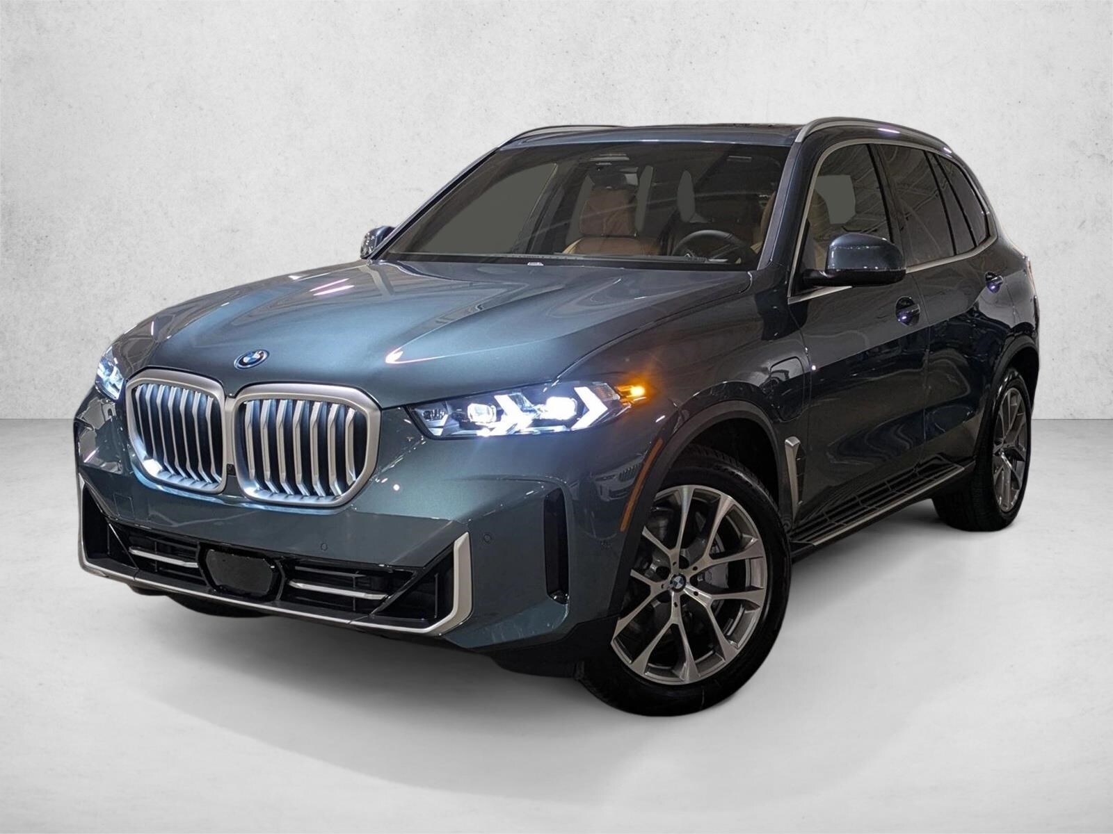 2026 BMW X5 xDrive50e's photo