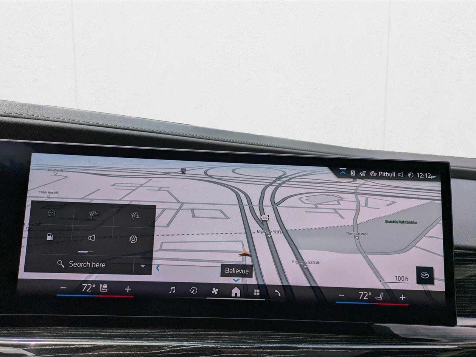 2025 BMW 7 Series 750e - Photo 13