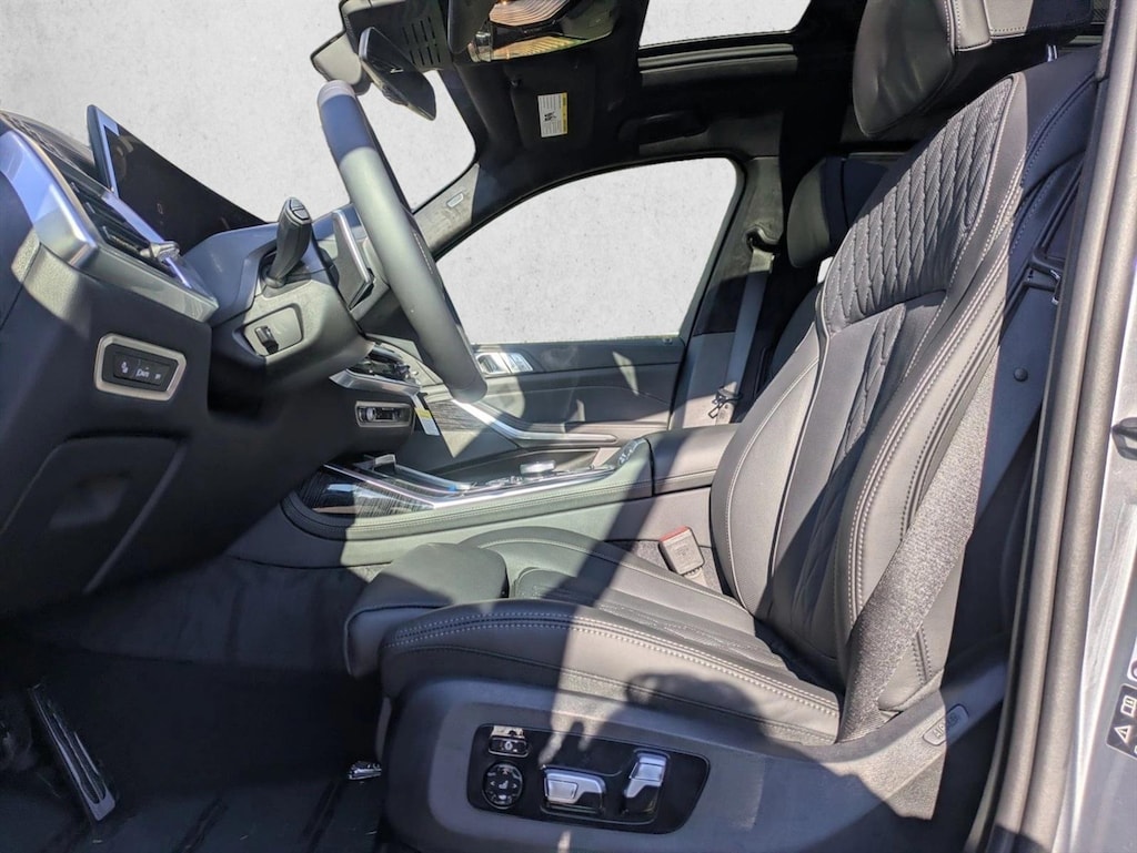 New 2026 BMW X7 M60i SUV