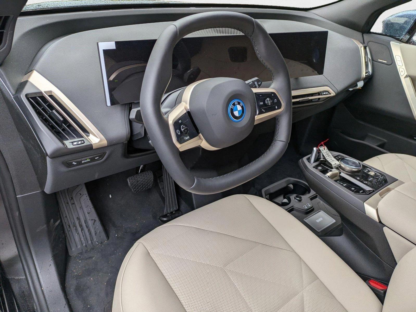 2025 Bmw iX photo 3