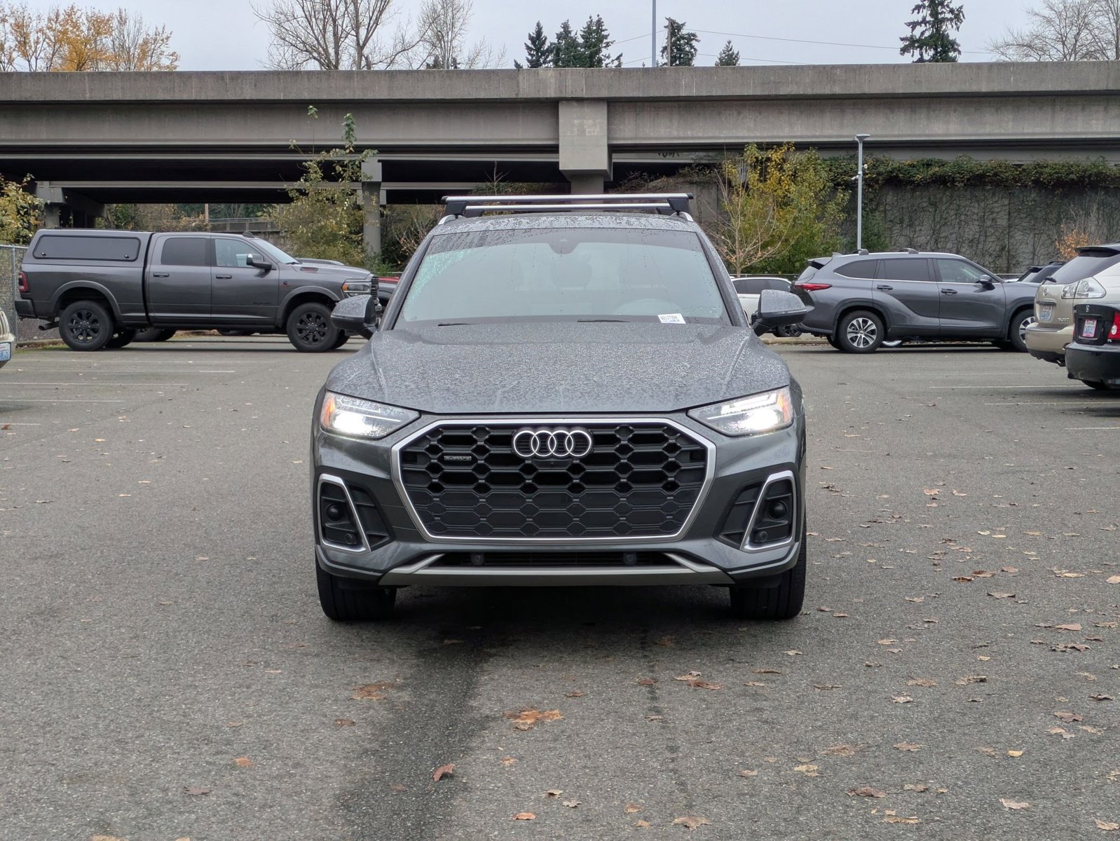 2022 Audi Q5 45 S line Premium photo 2