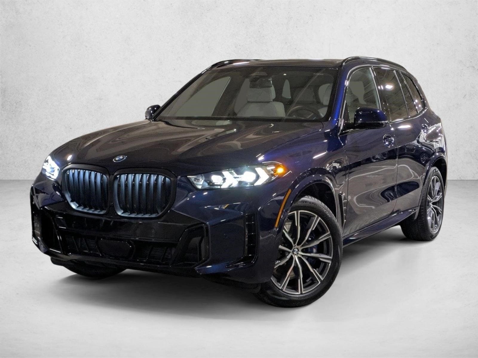 2026 BMW X5 50e's photo