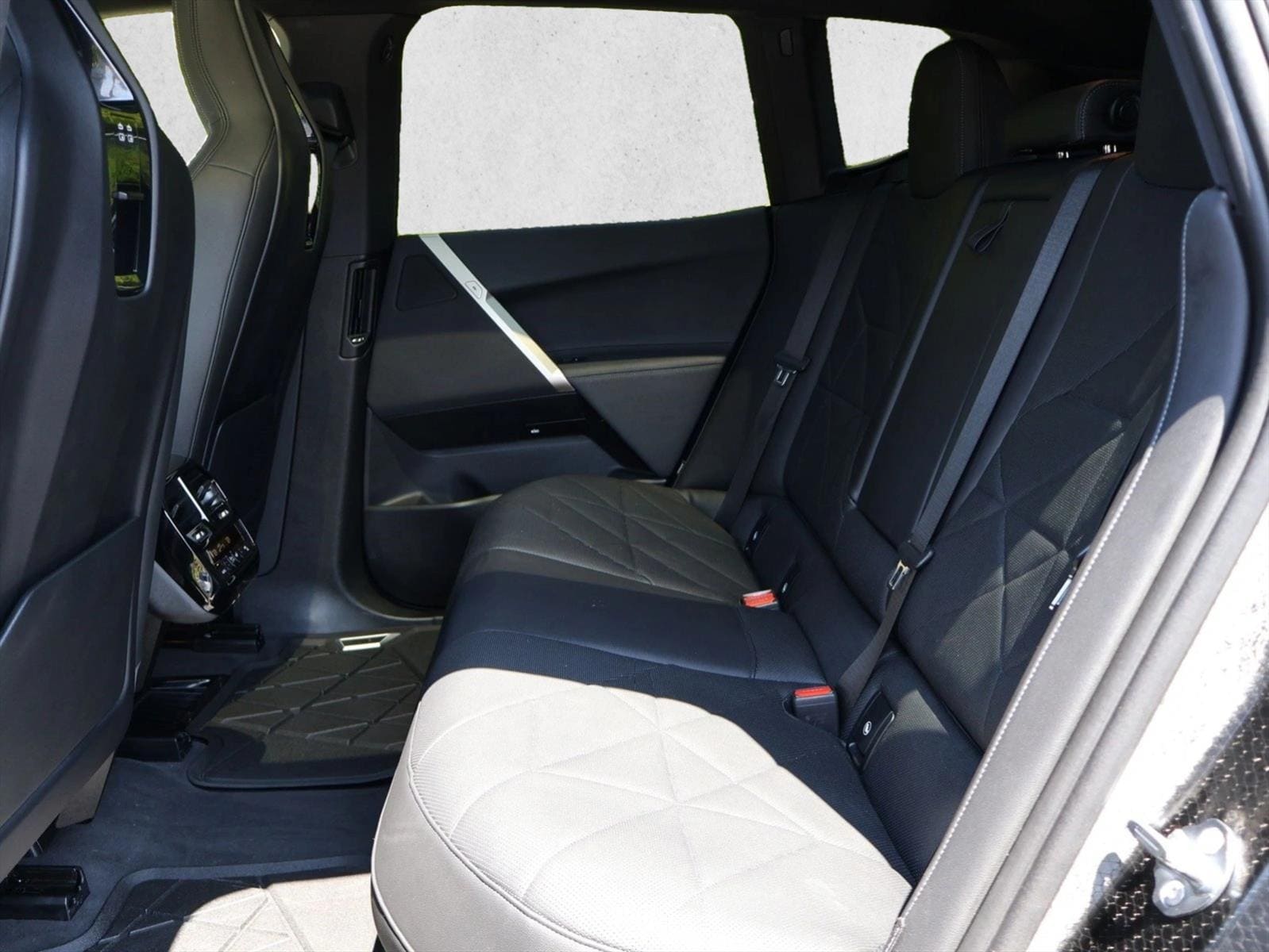 2023 BMW iX Base - Photo 22