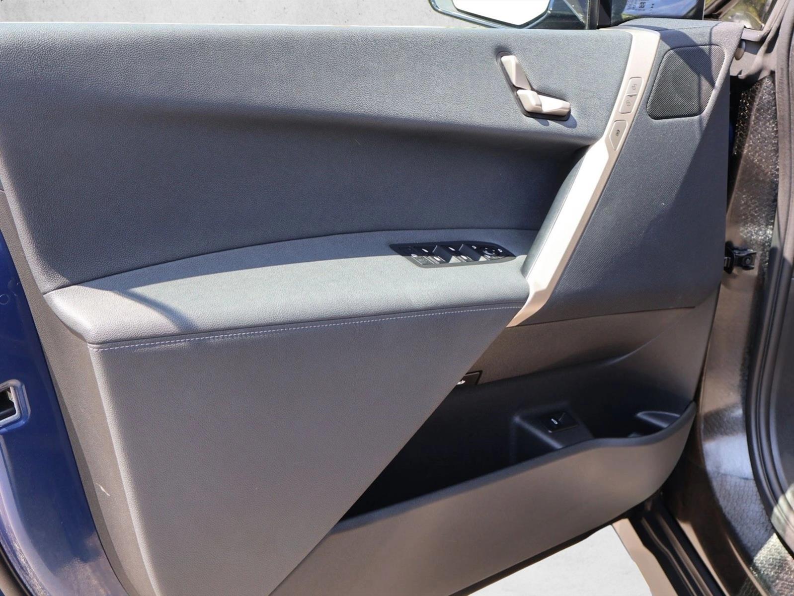 2023 BMW iX Base - Photo 12