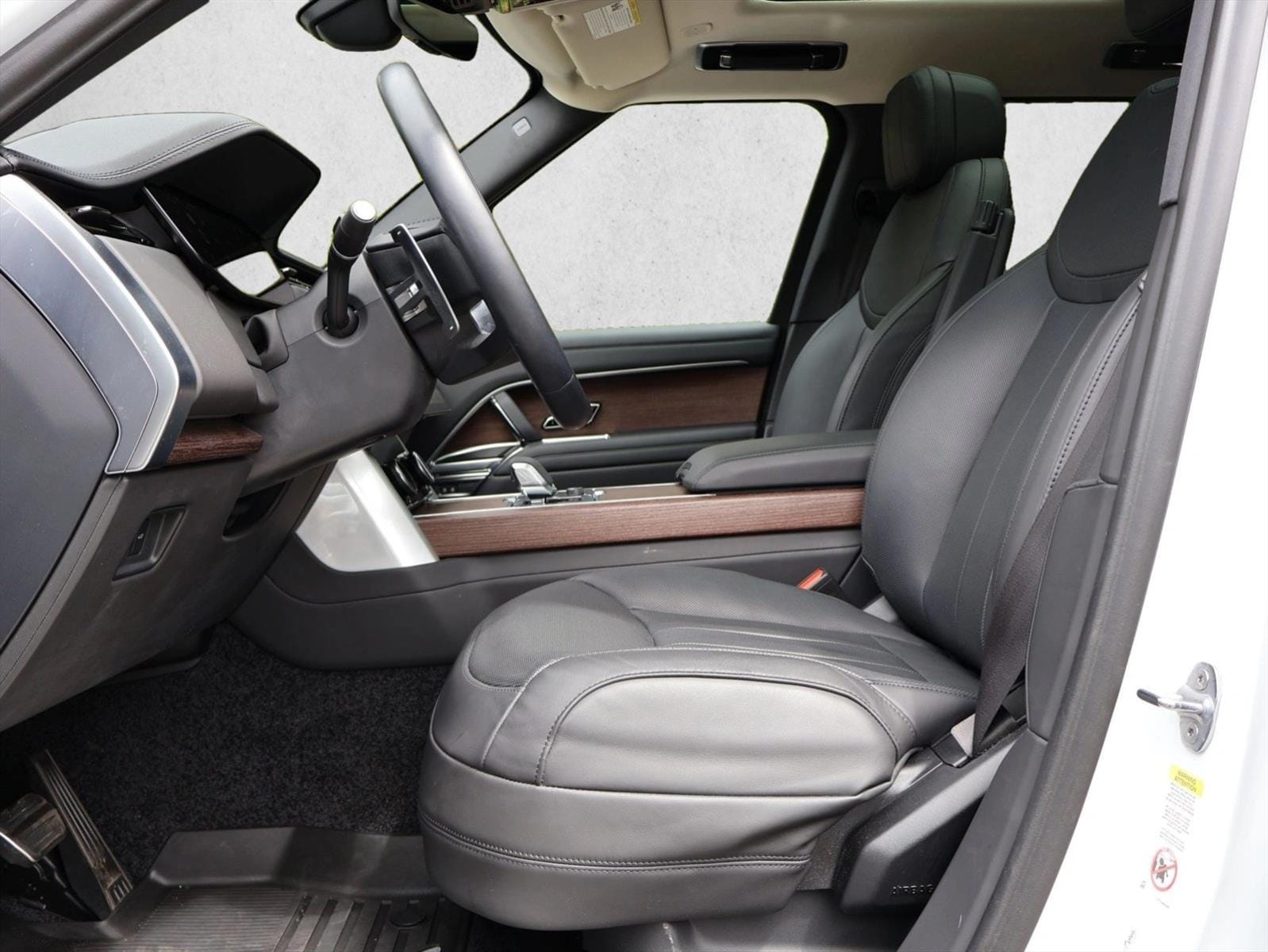 2023 Land Rover Range Rover SE - Photo 20