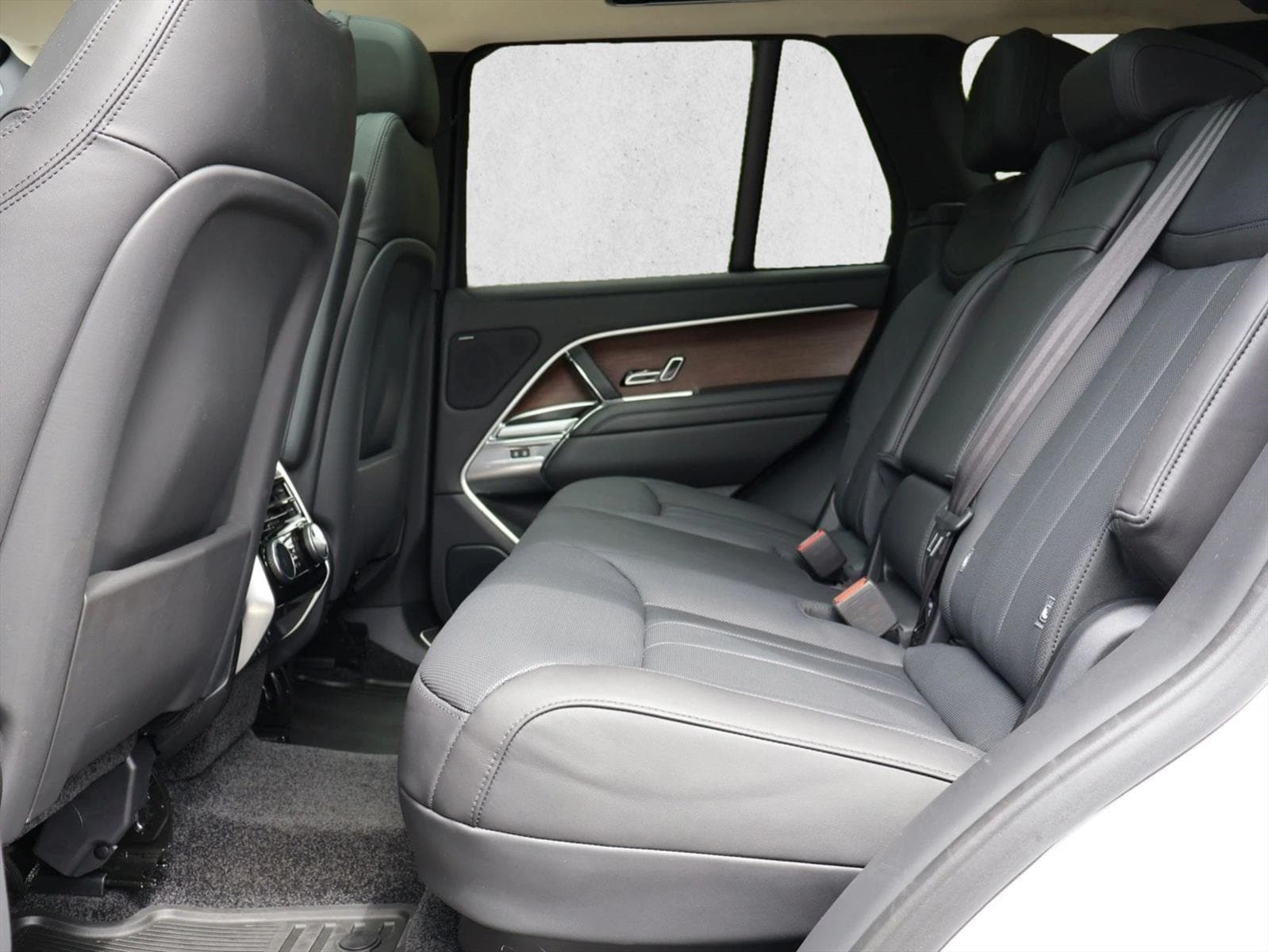 2023 Land Rover Range Rover SE - Photo 22