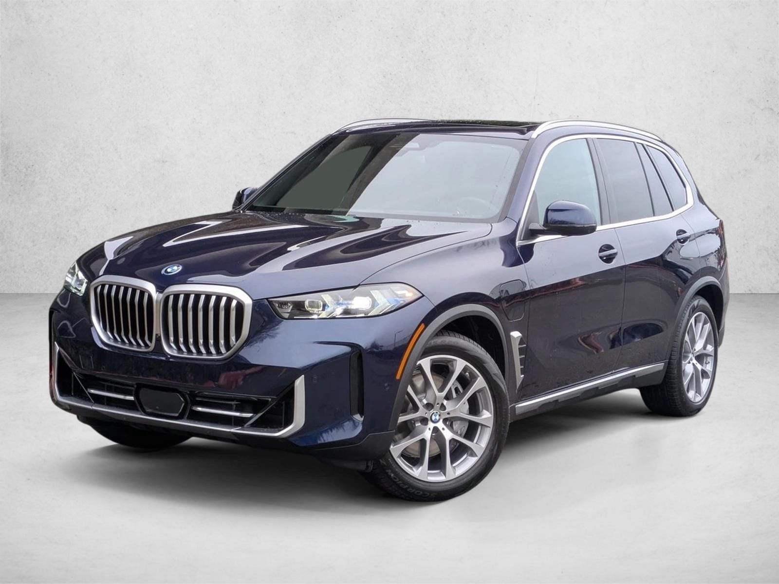 2026 BMW X5 50e's photo