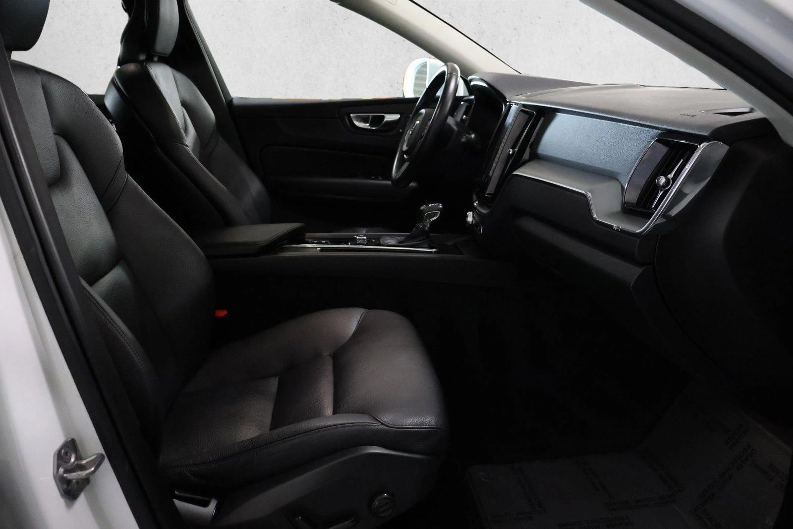 2019 Volvo XC60 Momentum - Photo 27