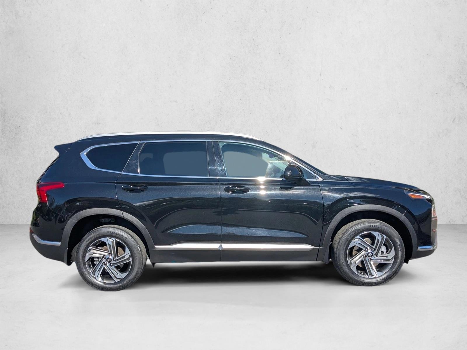 2022 Hyundai Santa Fe SEL photo 2