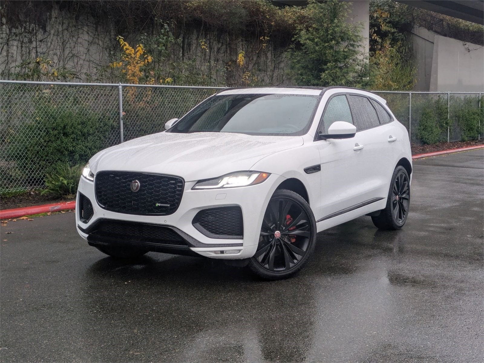 2023 Jaguar F-Pace R-Dynamic S's photo
