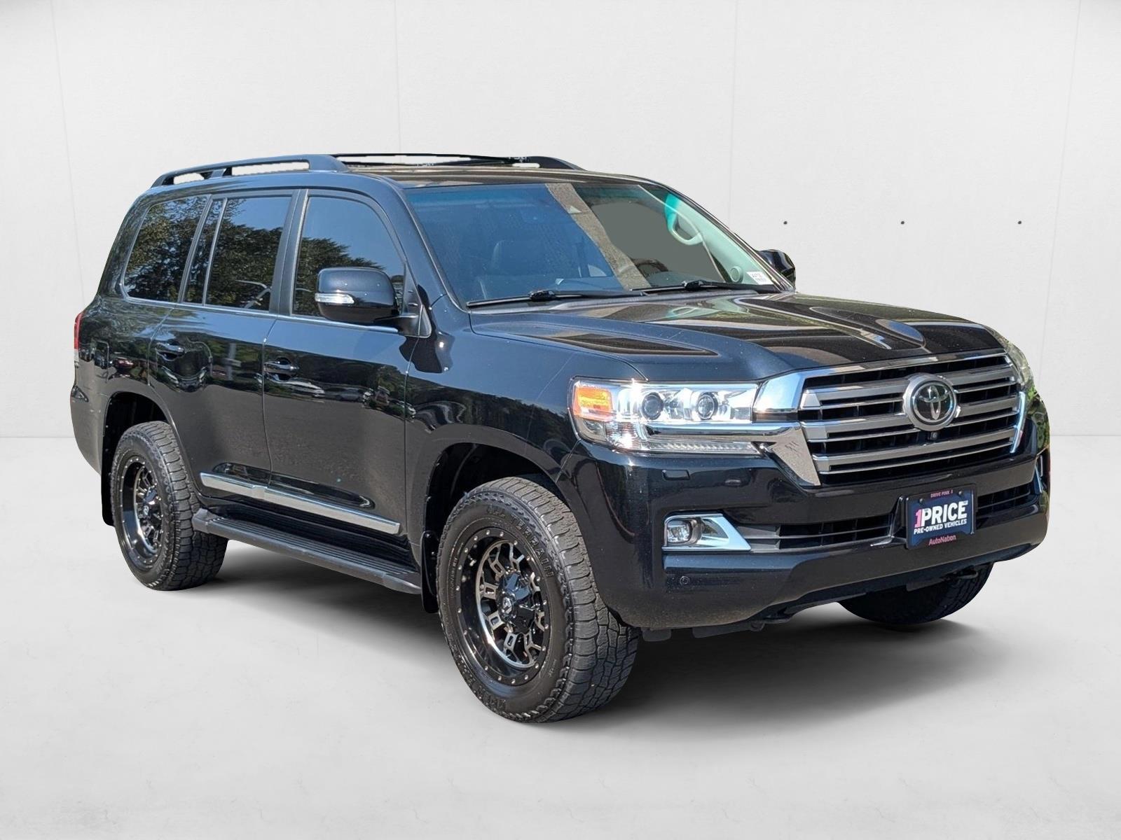 2016 Toyota Land Cruiser photo 3
