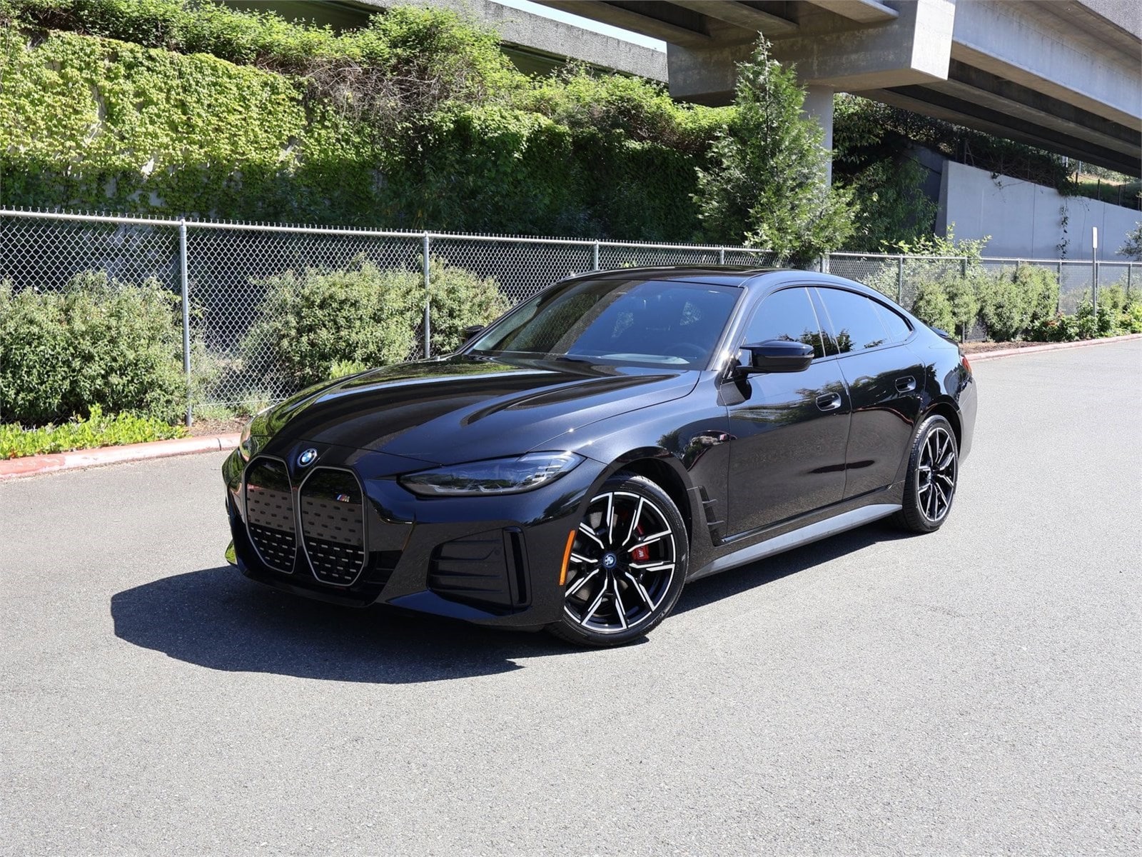 2023 BMW i4 M50's photo