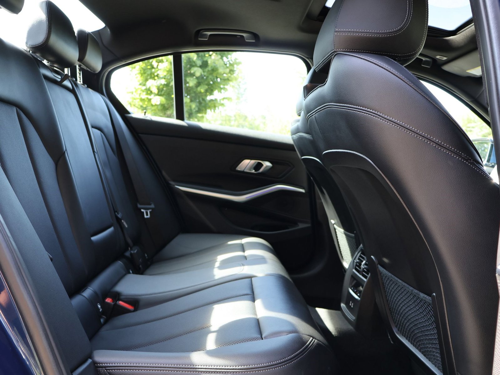 2022 BMW 3 Series 330i - Photo 29