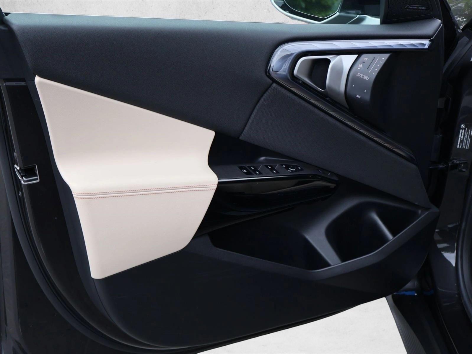 2026 BMW X3 30 - Photo 12