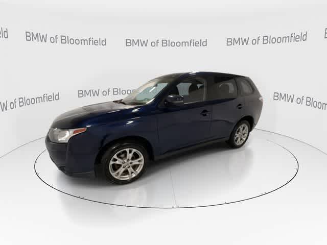 Thumbnail: 2014 Mitsubishi Outlander - 4