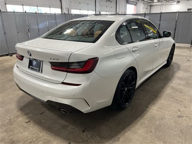 Thumbnail: 2022 BMW 3 Series - 14