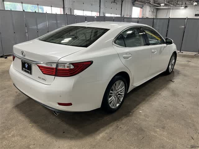 Thumbnail: 2014 Lexus ES - 14